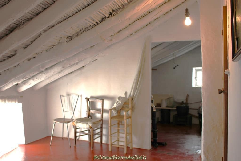 4 bedroom Townhouse for sale in Algodonales with garage - € 95,000 (Ref: 8126761)