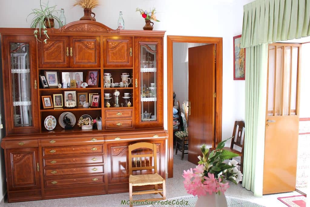 4 bedroom Townhouse for sale in Algodonales with garage - € 95,000 (Ref: 8126761)