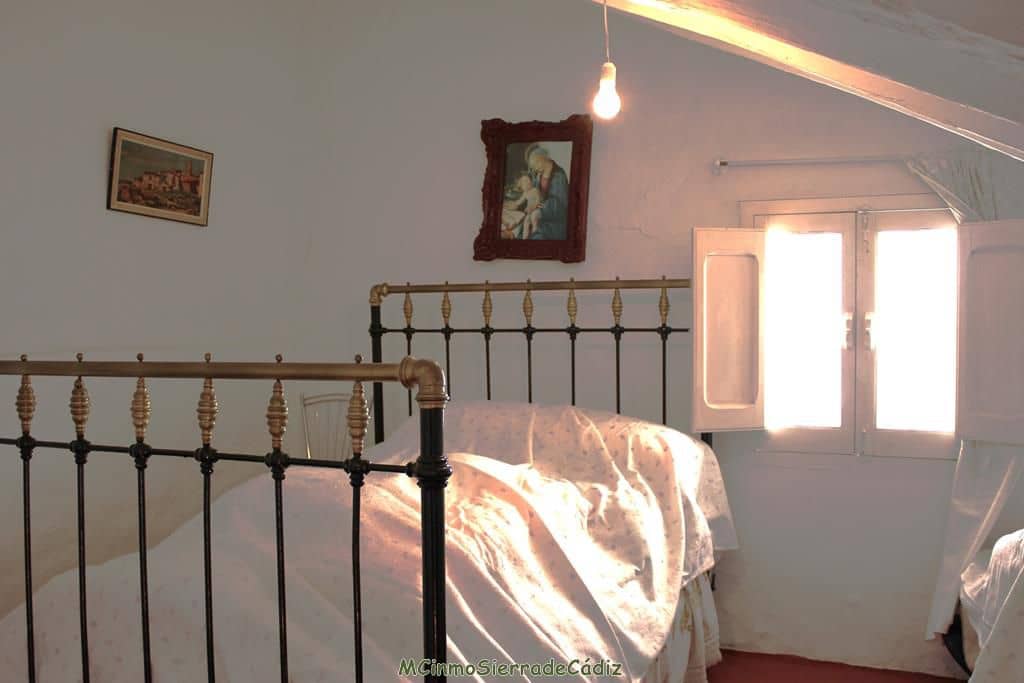 4 bedroom Townhouse for sale in Algodonales with garage - € 95,000 (Ref: 8126761)