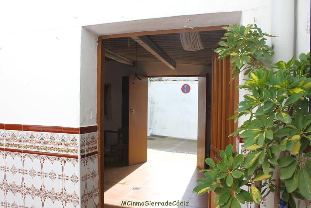 4 bedroom Townhouse for sale in Algodonales with garage - € 95,000 (Ref: 8126761)