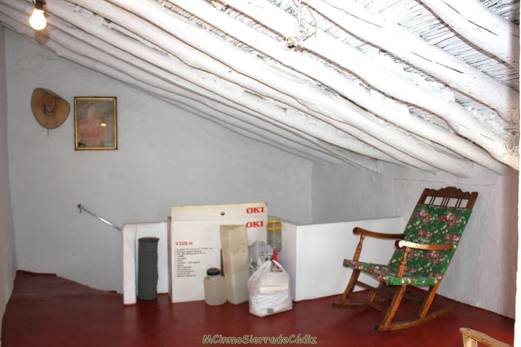 4 bedroom Townhouse for sale in Algodonales with garage - € 95,000 (Ref: 8126761)