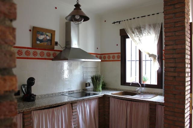 Casa de 3 habitaciones en Algodonales en venta - 105.000 € (Ref: 8178560)