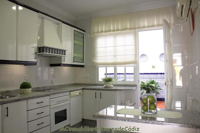 4 camera da letto Casa in vendita in Olvera con garage - 184.000 € (Rif: 8222079)