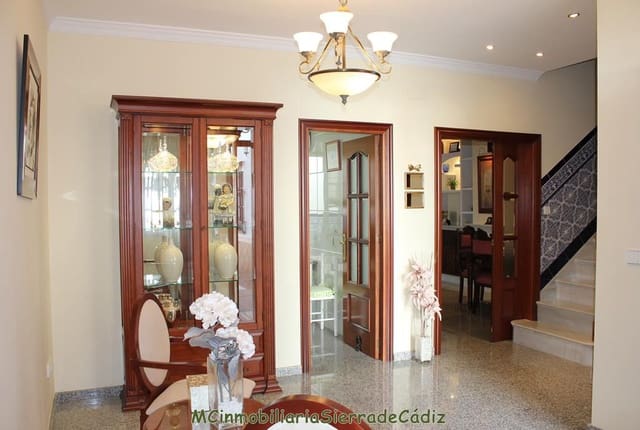 4 camera da letto Casa in vendita in Olvera con garage - 184.000 € (Rif: 8222079)