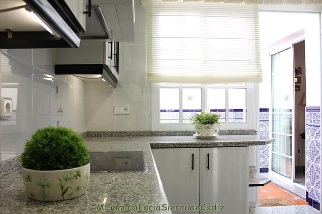 4 camera da letto Casa in vendita in Olvera con garage - 184.000 € (Rif: 8222079)