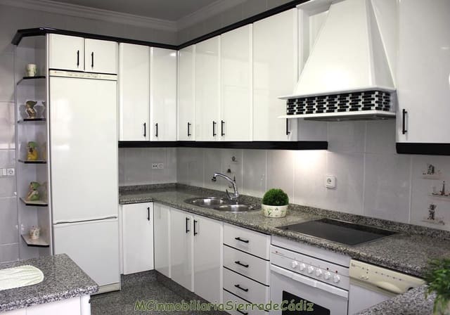 4 camera da letto Casa in vendita in Olvera con garage - 184.000 € (Rif: 8222079)