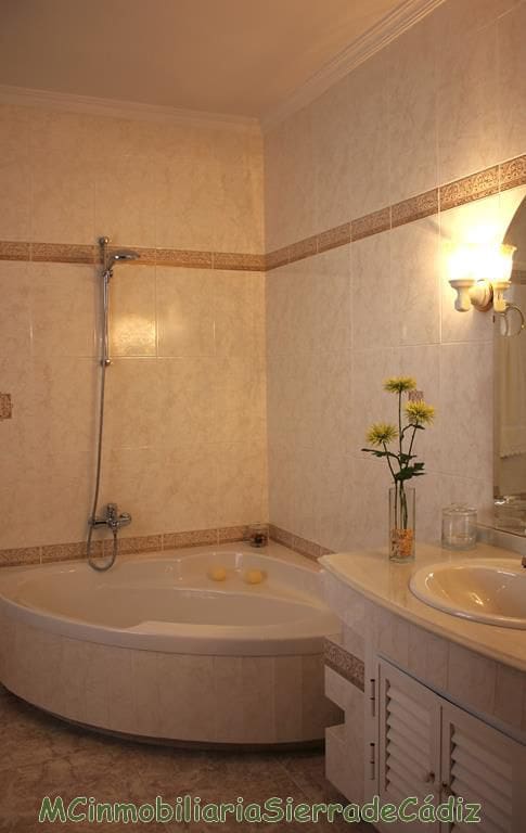 4 soveværelse Byhus til salg i Olvera med garage - € 184.000 (Ref: 8222079)