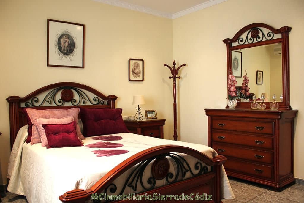 4 soveværelse Byhus til salg i Olvera med garage - € 184.000 (Ref: 8222079)