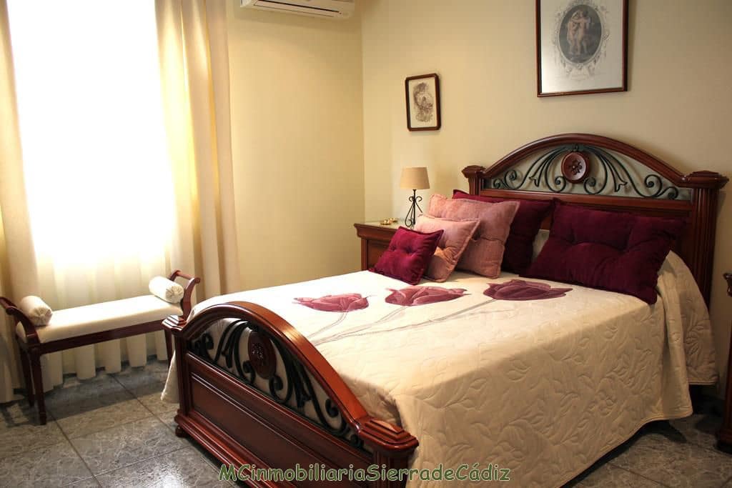 4 soveværelse Byhus til salg i Olvera med garage - € 184.000 (Ref: 8222079)