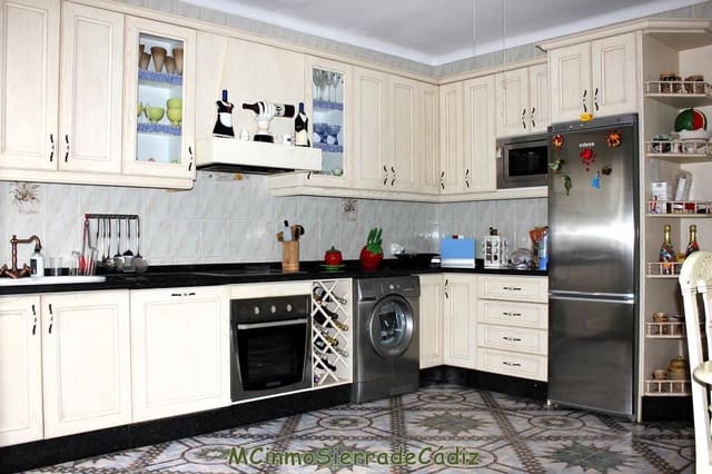 5 makuuhuone Omakotitalo myytävänä paikassa Algodonales mukana 
autotalli - 210 000 € (Ref: 8475832)