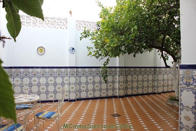 5 slaapkamer Huis te koop in Algodonales met garage - € 210.000 (Ref: 8475832)