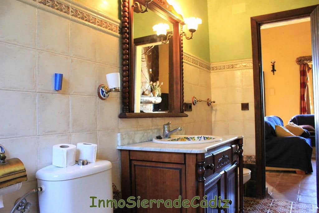 4 Zimmer Finca/Landgut zu verkaufen in Zahara de la Sierra mit Garage - 580.000 € (Ref: 8709821)