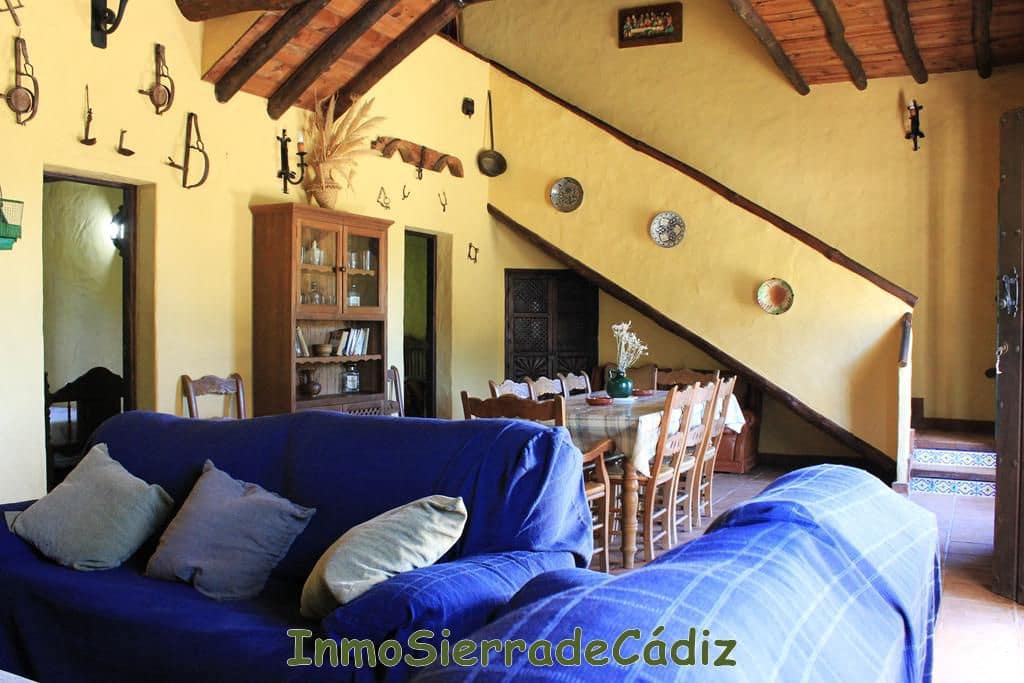 4 Zimmer Finca/Landgut zu verkaufen in Zahara de la Sierra mit Garage - 580.000 € (Ref: 8709821)