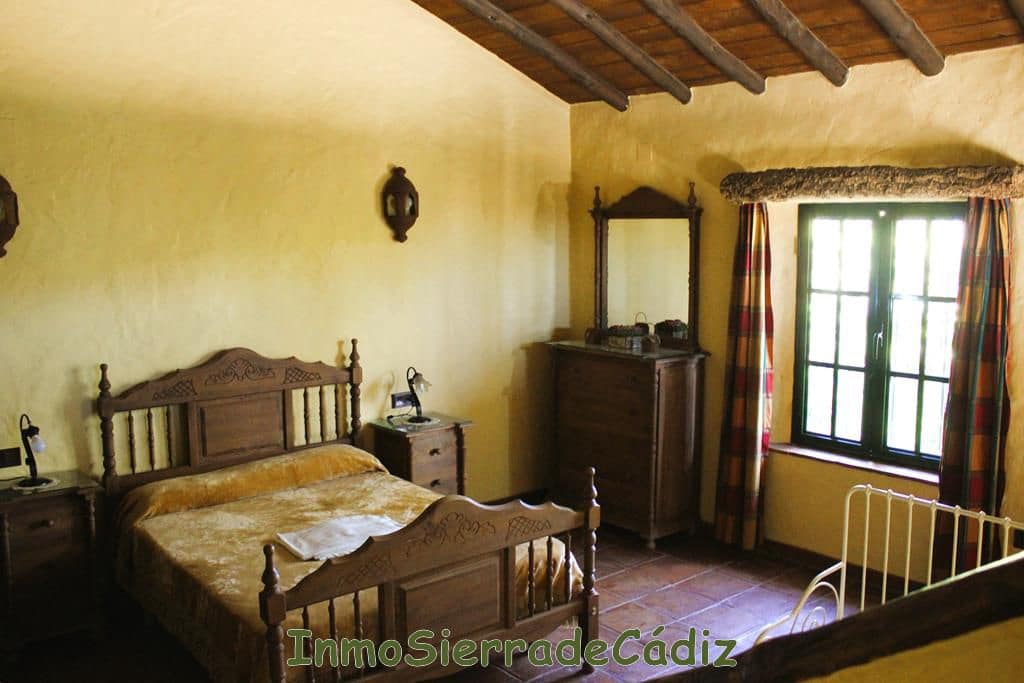 4 Zimmer Finca/Landgut zu verkaufen in Zahara de la Sierra mit Garage - 580.000 € (Ref: 8709821)