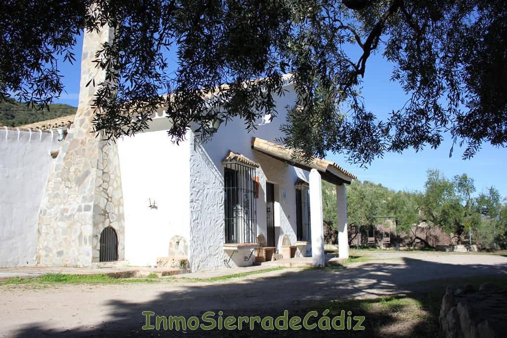 4 Zimmer Finca/Landgut zu verkaufen in Zahara de la Sierra mit Garage - 580.000 € (Ref: 8709821)