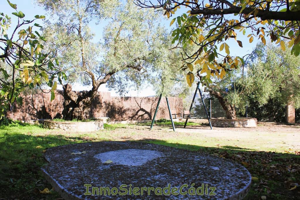 4 Zimmer Finca/Landgut zu verkaufen in Zahara de la Sierra mit Garage - 580.000 € (Ref: 8709821)