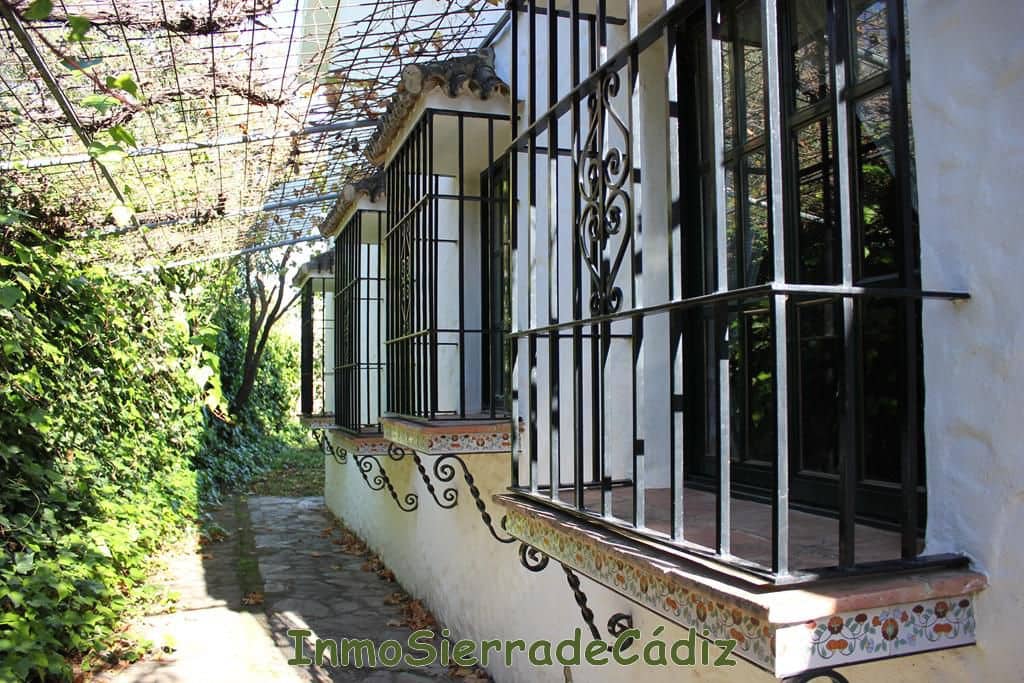 4 Zimmer Finca/Landgut zu verkaufen in Zahara de la Sierra mit Garage - 580.000 € (Ref: 8709821)