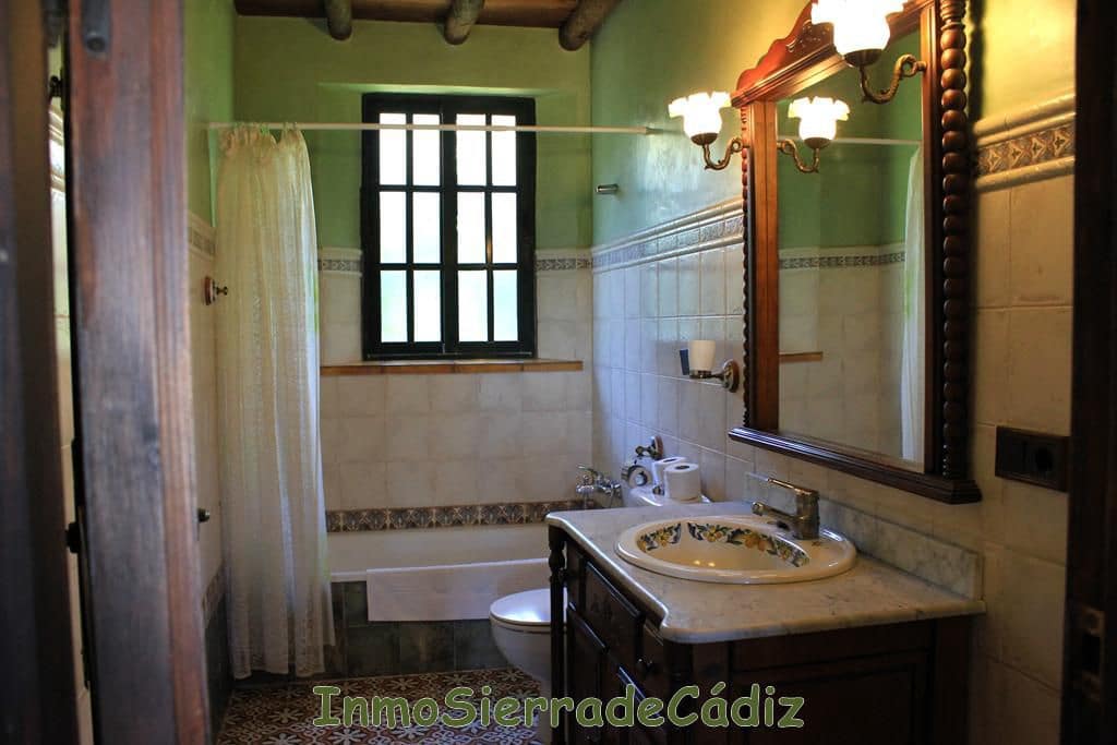 4 Zimmer Finca/Landgut zu verkaufen in Zahara de la Sierra mit Garage - 580.000 € (Ref: 8709821)