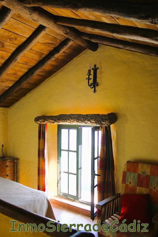 4 Zimmer Finca/Landgut zu verkaufen in Zahara de la Sierra mit Garage - 580.000 € (Ref: 8709821)