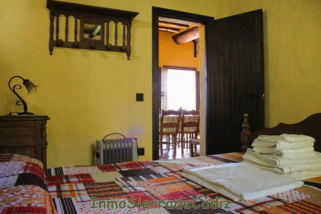 4 Zimmer Finca/Landgut zu verkaufen in Zahara de la Sierra mit Garage - 580.000 € (Ref: 8709821)