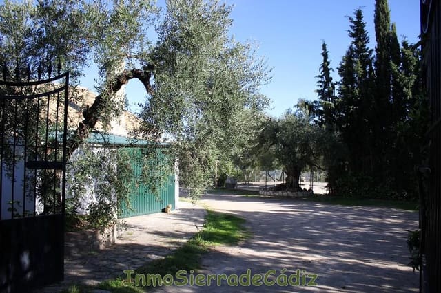 4 Zimmer Finca/Landgut zu verkaufen in Zahara de la Sierra mit Garage - 580.000 € (Ref: 8709821)