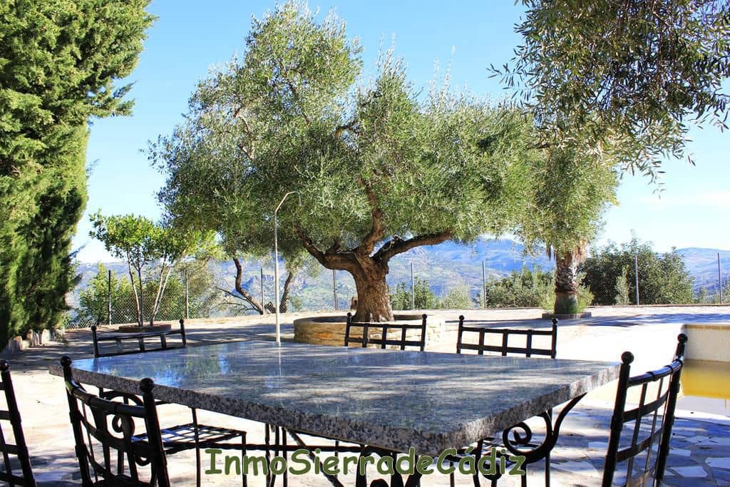 4 Zimmer Finca/Landgut zu verkaufen in Zahara de la Sierra mit Garage - 580.000 € (Ref: 8709821)