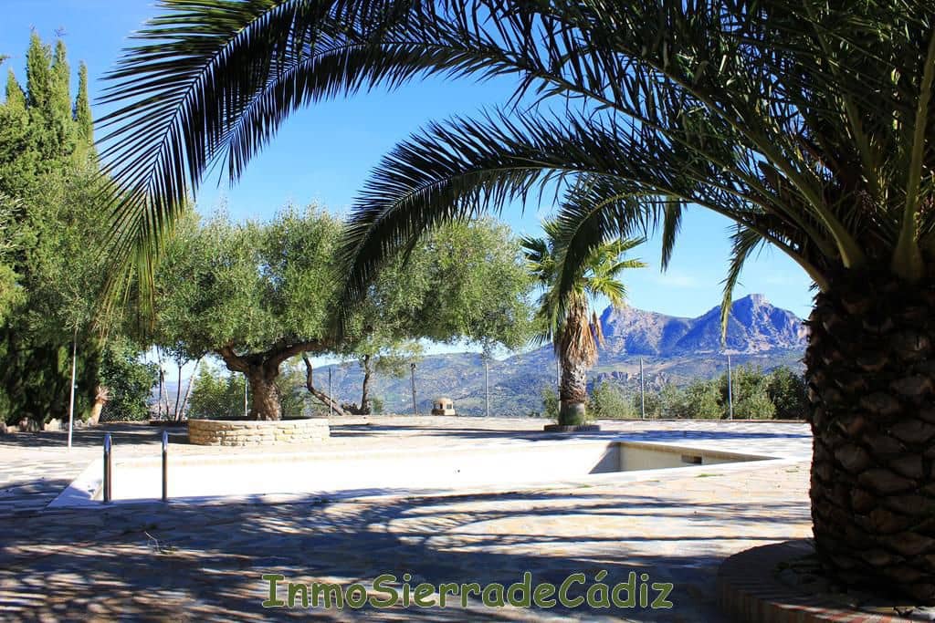 4 Zimmer Finca/Landgut zu verkaufen in Zahara de la Sierra mit Garage - 580.000 € (Ref: 8709821)