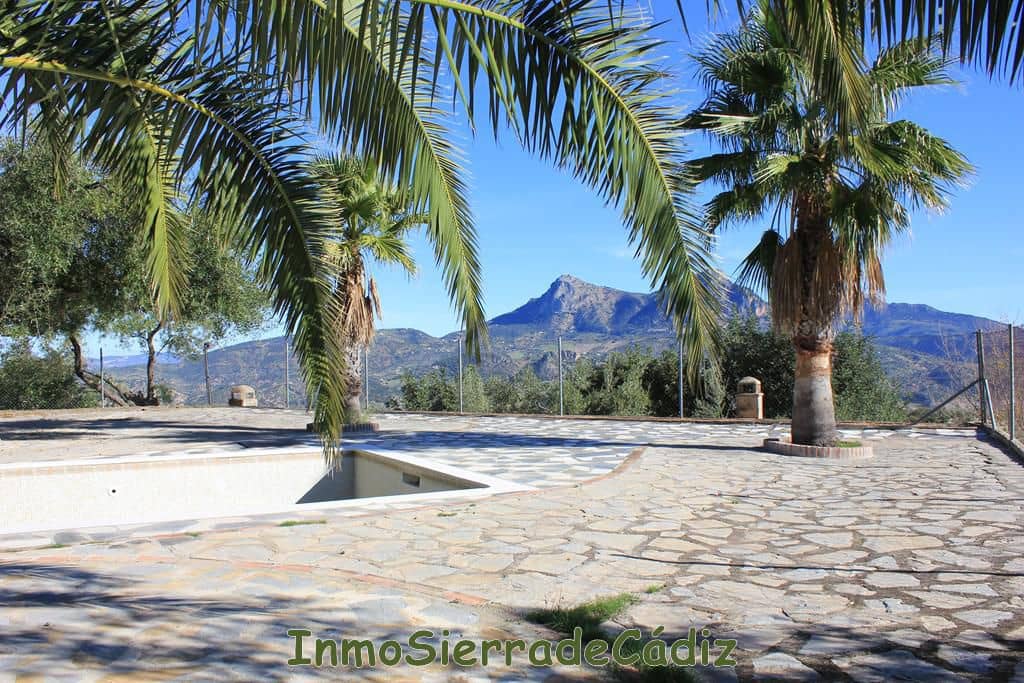 4 Zimmer Finca/Landgut zu verkaufen in Zahara de la Sierra mit Garage - 580.000 € (Ref: 8709821)