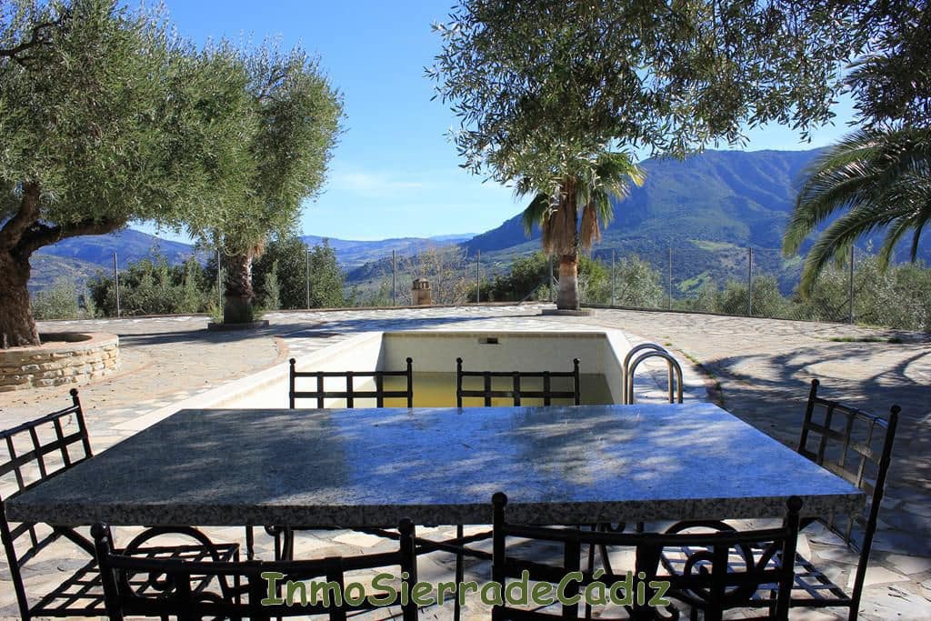4 Zimmer Finca/Landgut zu verkaufen in Zahara de la Sierra mit Garage - 580.000 € (Ref: 8709821)