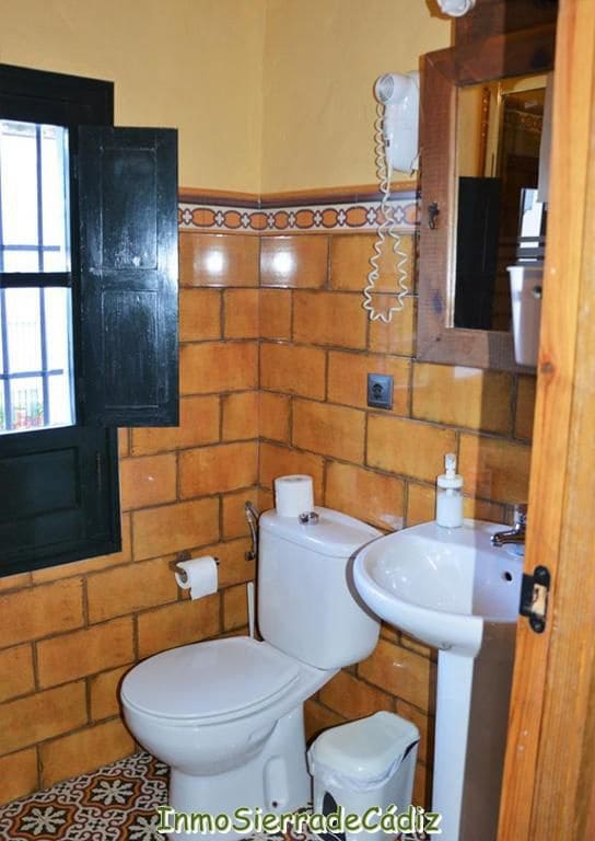 7 soveværelse Byhus til salg i Zahara de la Sierra - € 460.000 (Ref: 8824675)