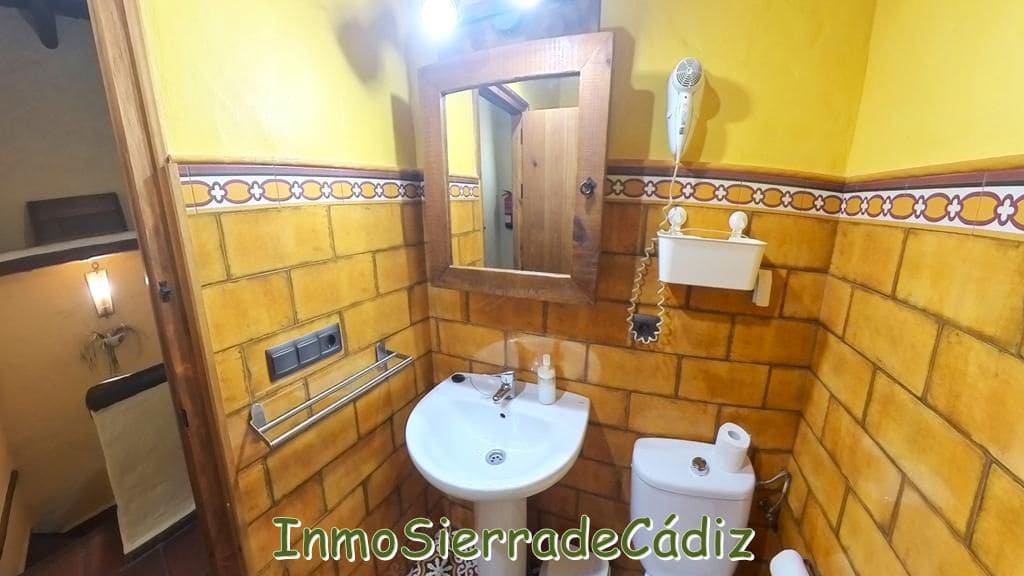 7 soveværelse Byhus til salg i Zahara de la Sierra - € 460.000 (Ref: 8824675)