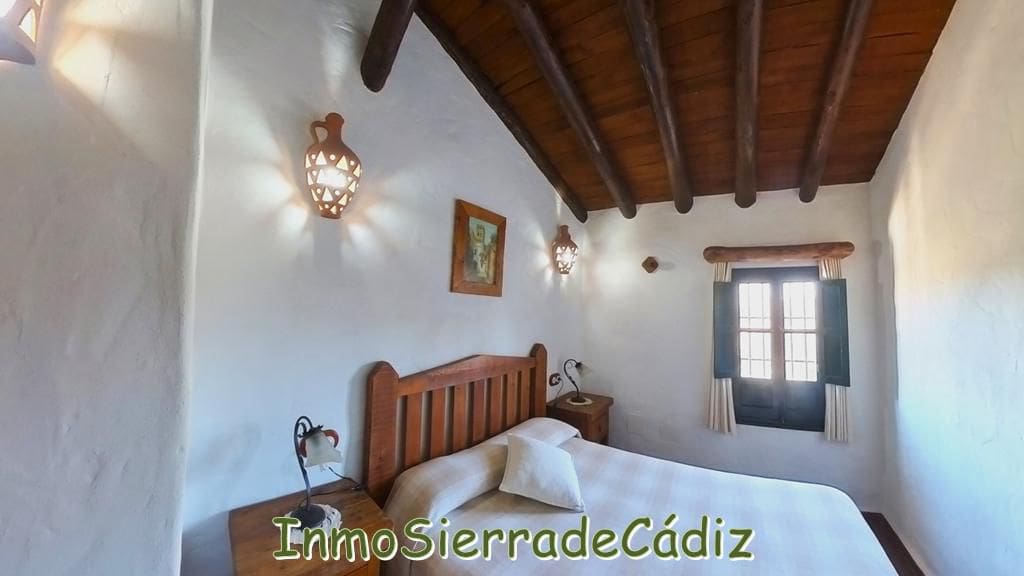 7 soveværelse Byhus til salg i Zahara de la Sierra - € 460.000 (Ref: 8824675)