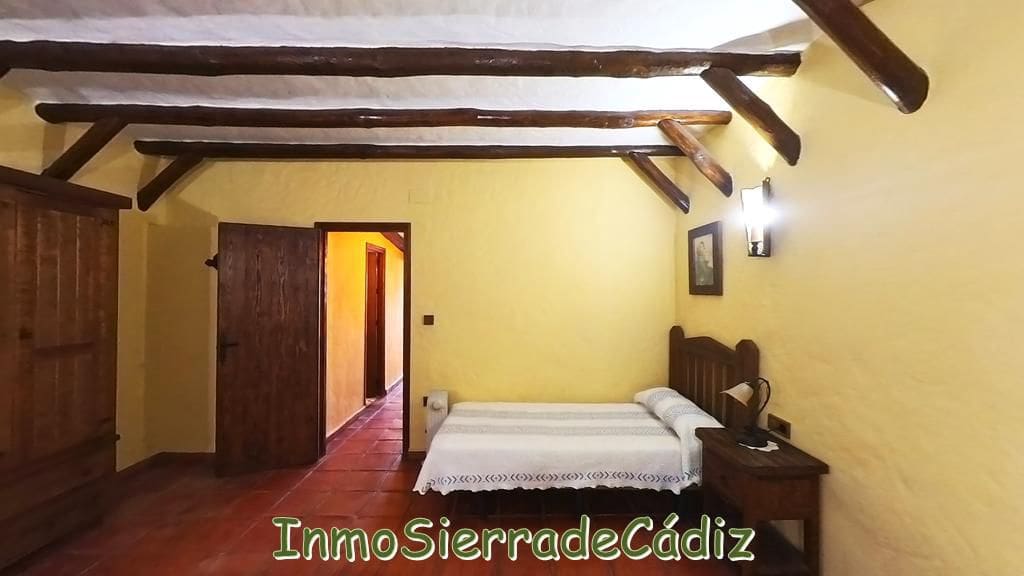 7 soveværelse Byhus til salg i Zahara de la Sierra - € 460.000 (Ref: 8824675)