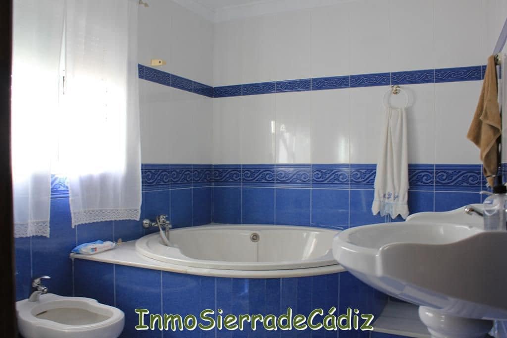 3 soveværelse Byhus til salg i Algodonales med garage - € 179.000 (Ref: 8927230)