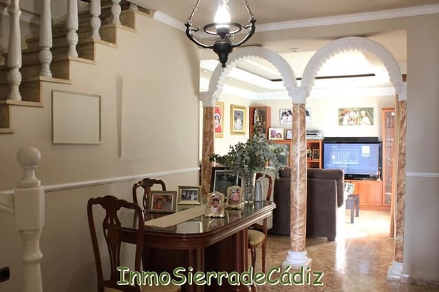 3 soveværelse Byhus til salg i Algodonales med garage - € 179.000 (Ref: 8927230)