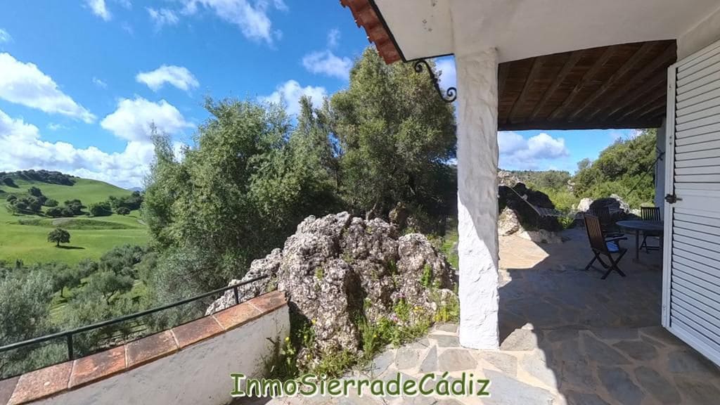 2 bedroom Finca/Country House for sale in Algodonales with garage - € 380,000 (Ref: 8960489)