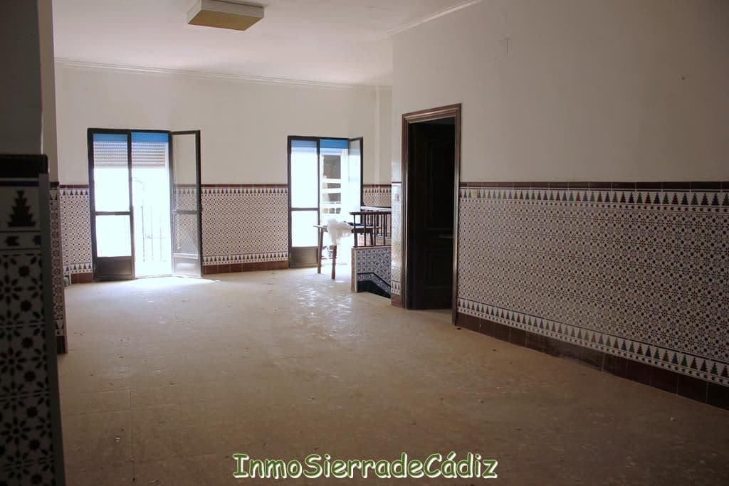 Townhouse for sale in Olvera - € 170,000 (Ref: 8966832)