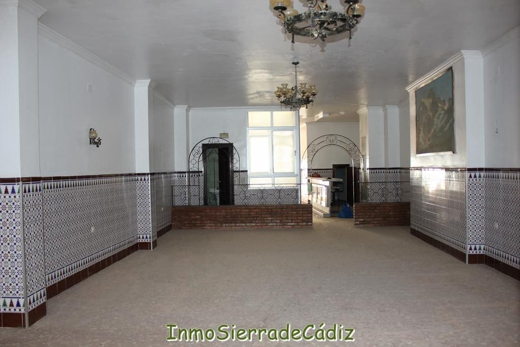 Townhouse for sale in Olvera - € 170,000 (Ref: 8966832)