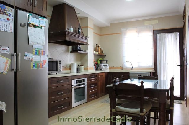 4 makuuhuone Omakotitalo myytävänä paikassa Olvera mukana 
autotalli - 359 000 € (Ref: 9041615)