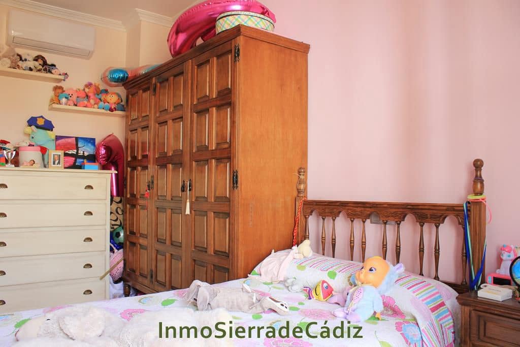 4 soverom Hus til salgs i Olvera med garasje - € 359 000 (Ref: 9041615)