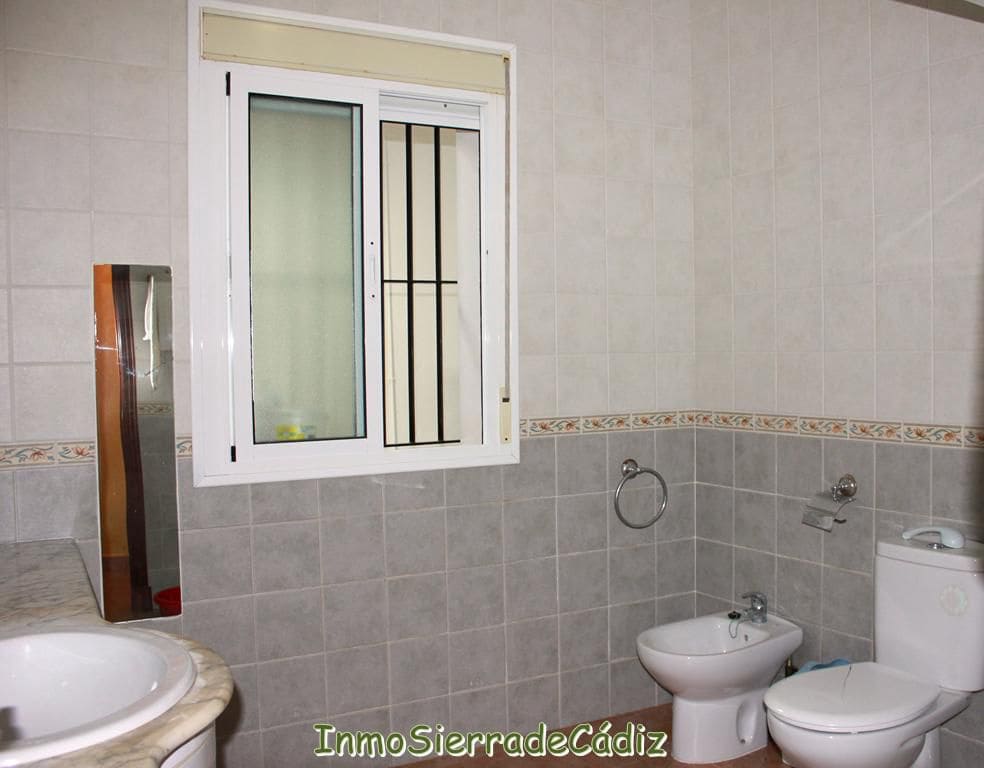 4 soveværelse Byhus til salg i Zahara de la Sierra - € 165.000 (Ref: 9117066)