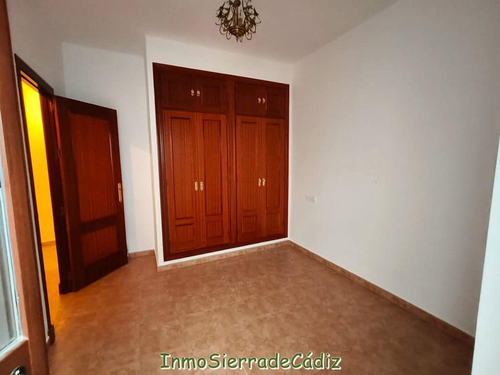 4 soveværelse Byhus til salg i Zahara de la Sierra - € 165.000 (Ref: 9117066)