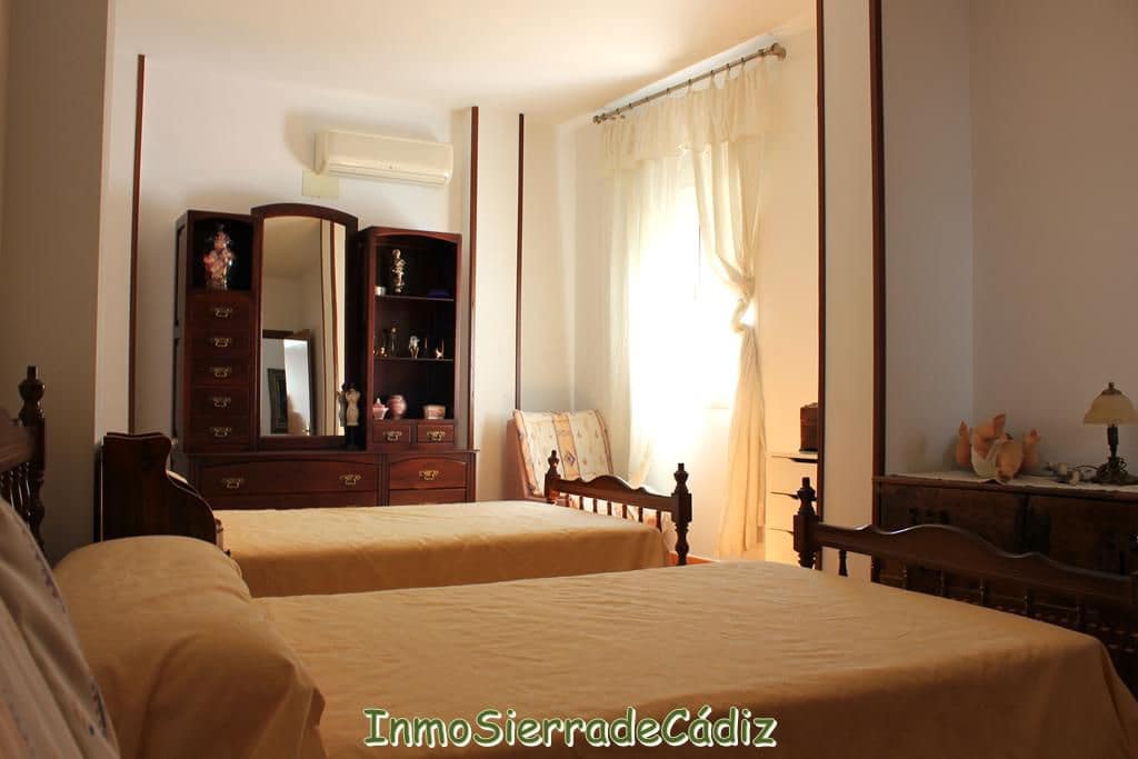 5 soveværelse Villa til salg i Algodonales med garage - € 249.000 (Ref: 9156151)