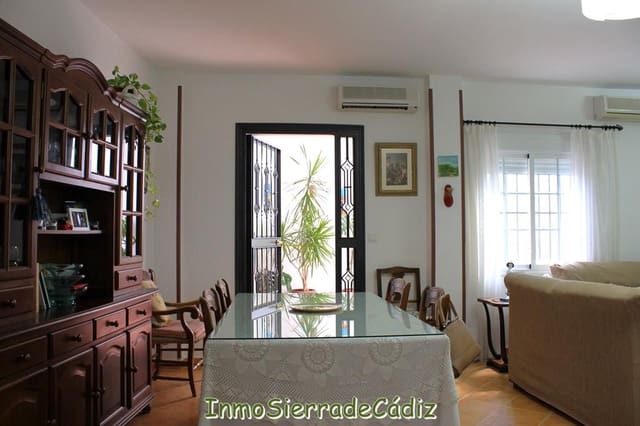 5 slaapkamer Villa te koop in Algodonales met garage - € 249.000 (Ref: 9156151)