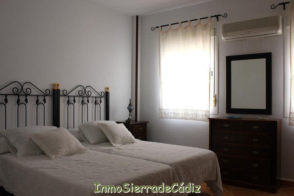 5 soveværelse Villa til salg i Algodonales med garage - € 249.000 (Ref: 9156151)