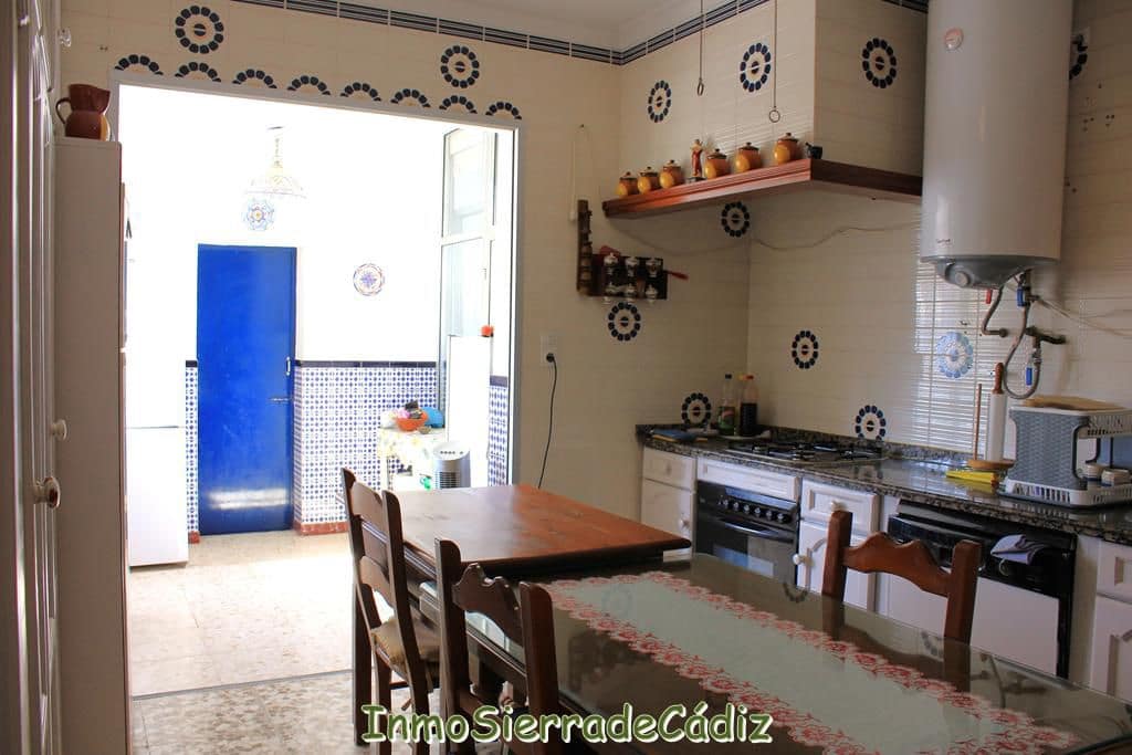 6 soveværelse Byhus til salg i Algodonales med garage - € 225.000 (Ref: 9177793)