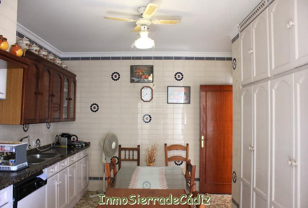 6 soveværelse Byhus til salg i Algodonales med garage - € 225.000 (Ref: 9177793)