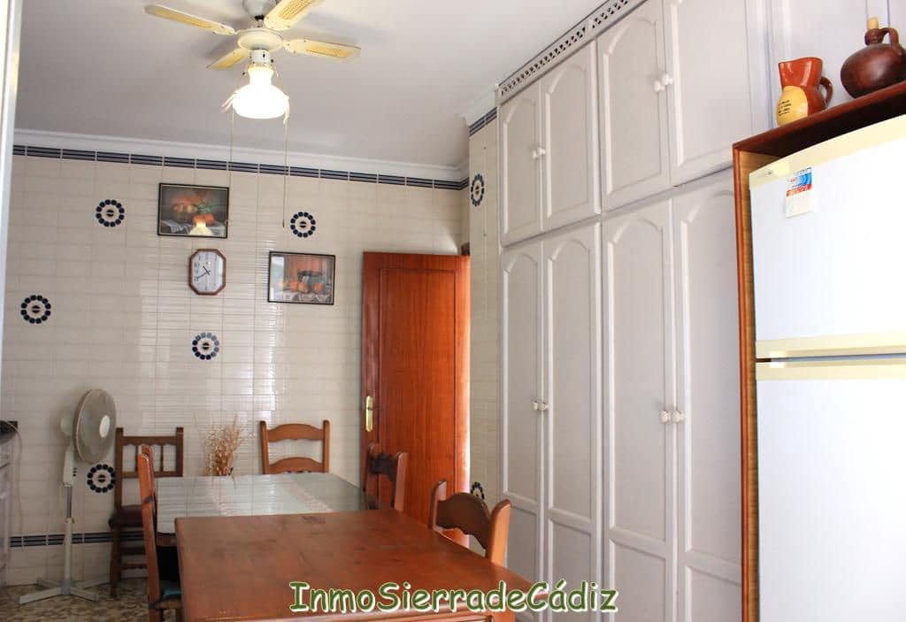 6 soveværelse Byhus til salg i Algodonales med garage - € 225.000 (Ref: 9177793)