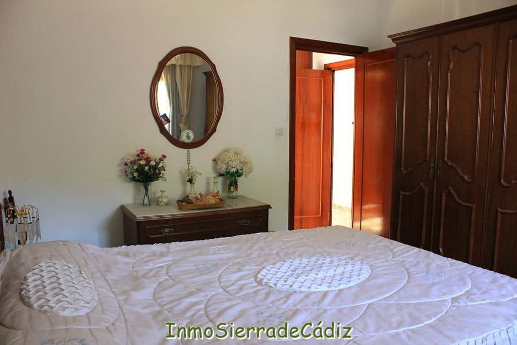 6 soveværelse Byhus til salg i Algodonales med garage - € 225.000 (Ref: 9177793)