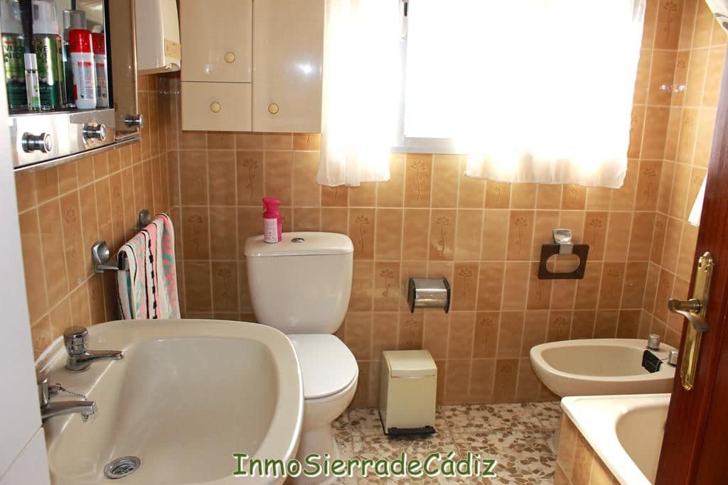 6 soveværelse Byhus til salg i Algodonales med garage - € 225.000 (Ref: 9177793)